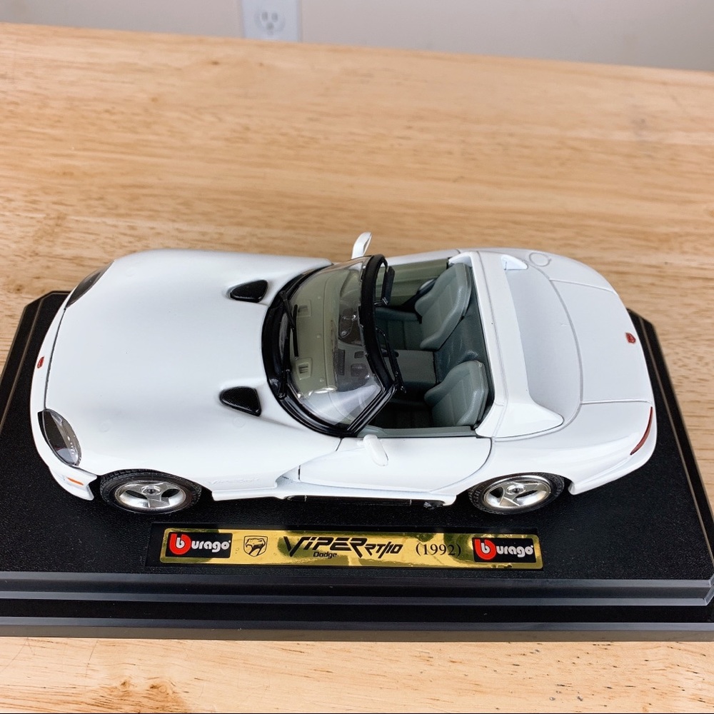1992 Dodge Viper RT/10 Collectible - Picture 3 of 11